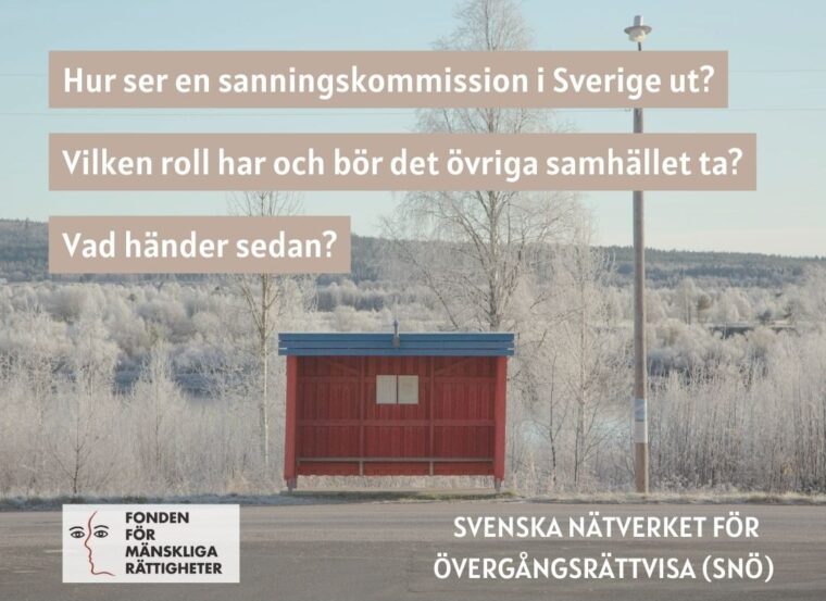 Syntolkning: Röd busskur vid sidan av en väg. Frostiga träd i bakgrunden. "Hur ser en sanningskommission i Sverige ut? Vilken roll har och bör det övriga samhället ta? Vad händer sedan?"
